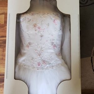 Preserved size 16 unaltered wedding dress
